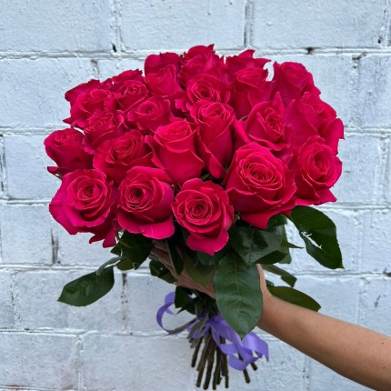 Букет из розовых роз с доставкой  в по Назрани